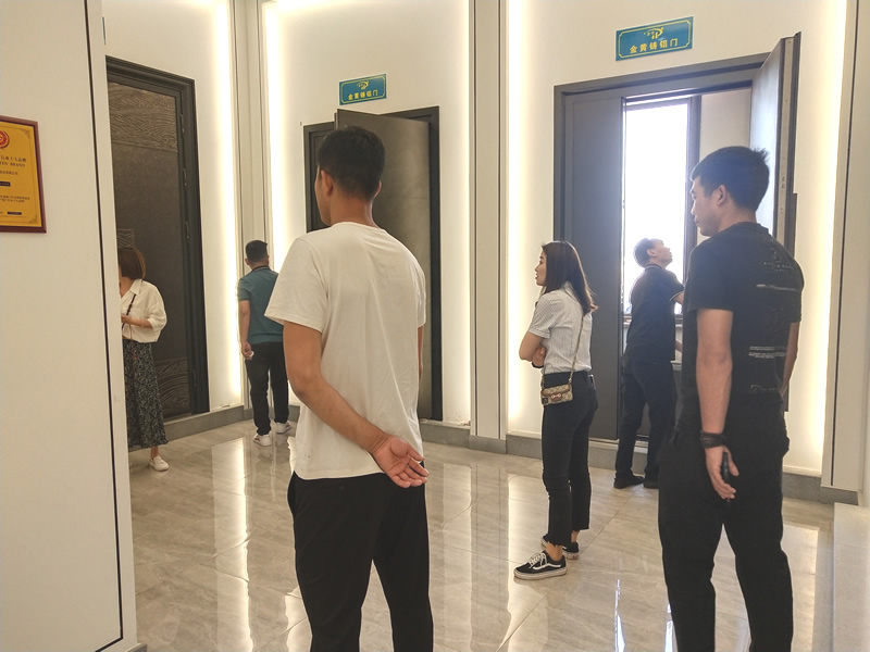 金黃制造2021年門博會公司豪華展廳現場